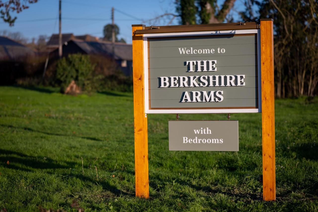 Berkshire Arms By Chef & Brewer Collection Hotel Midgham Luaran gambar